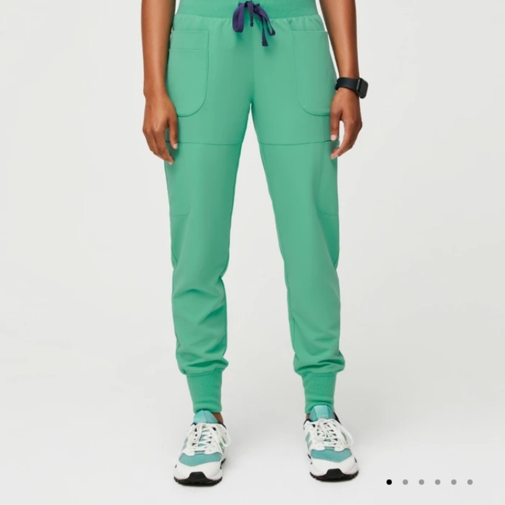 Figs surgical green Nepal jogger scrubs medium tall